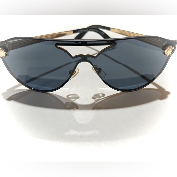 Versace Medusa Visor Sunglasses - Picture 2 of 6
